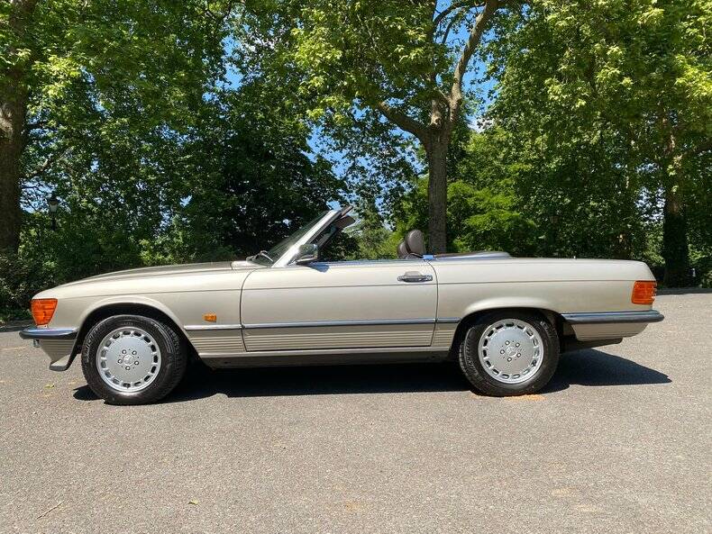 Imagen 4/50 de Mercedes-Benz 500 SL (1989)