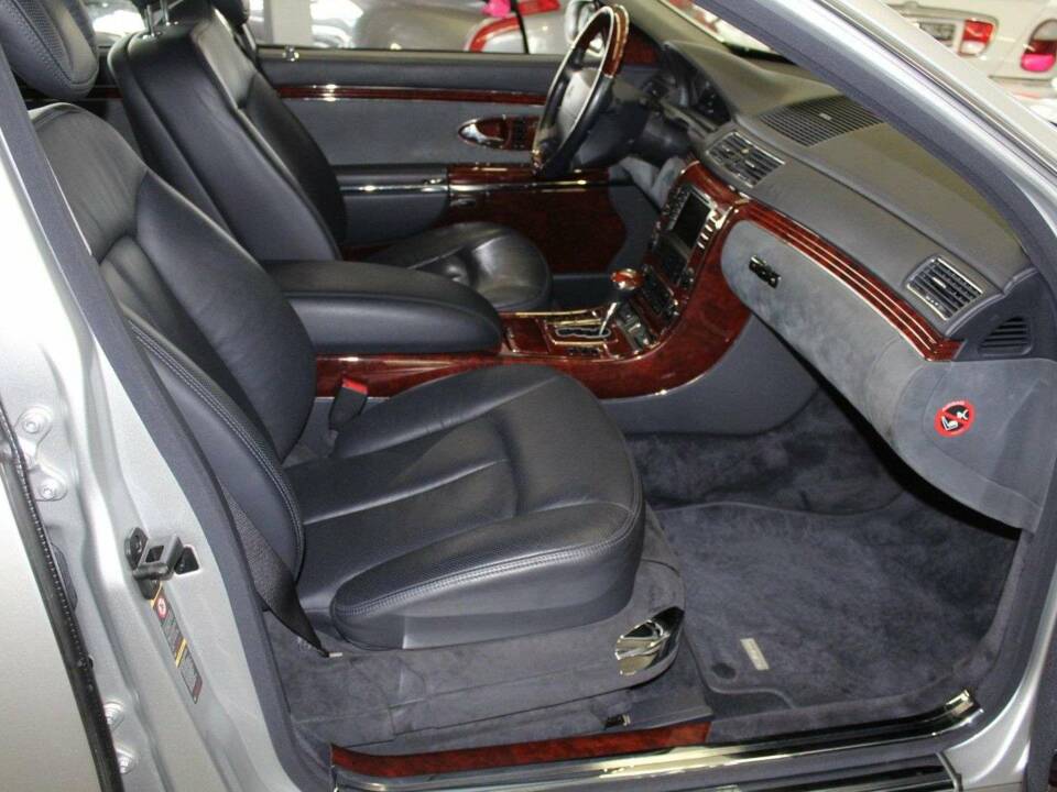 Image 16/20 of Maybach 57 (2004)