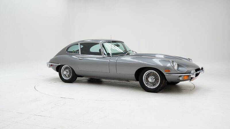 Image 3/15 de Jaguar E-Type (1969)