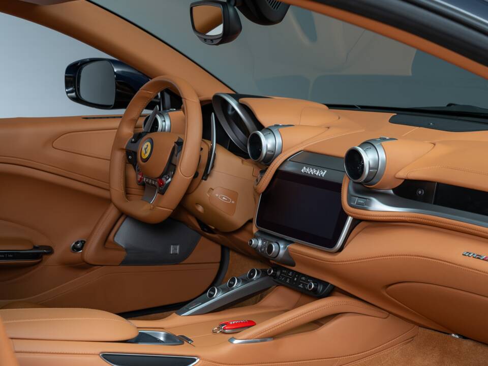 Bild 13/38 von Ferrari GTC4Lusso (2017)