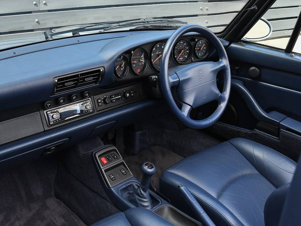 Image 22/53 of Porsche 911 Carrera (1994)