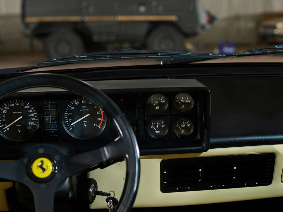 Bild 42/99 von Ferrari Mondial Quattrovalvole (1985)