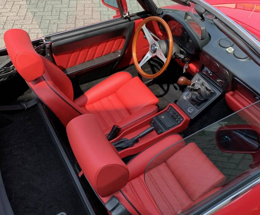 Image 1/9 of Alfa Romeo 2.0 Spider (1991)