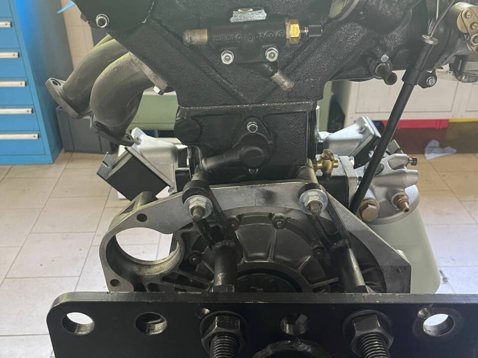 Image 12/23 of Alfa Romeo 2000 Spider (1961)