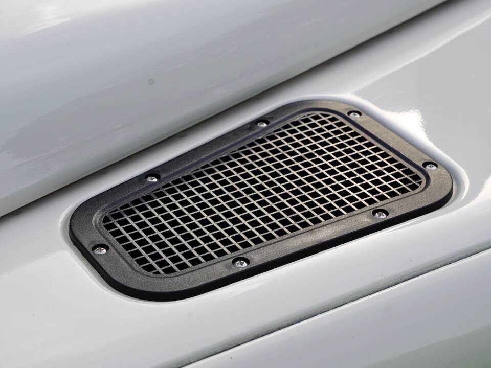 Image 8/96 of Land Rover Defender 90 (1995)