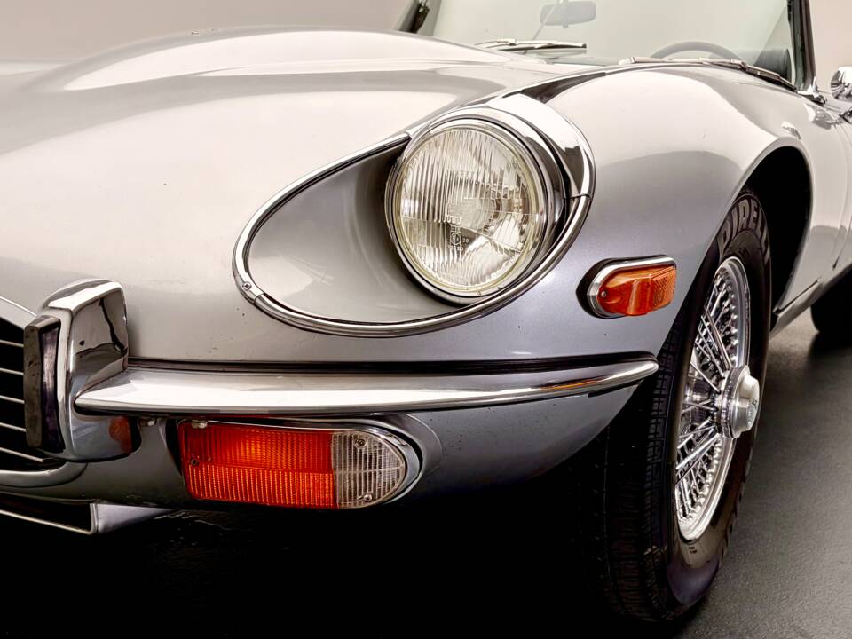 Image 7/18 de Jaguar Type E V12 (1973)