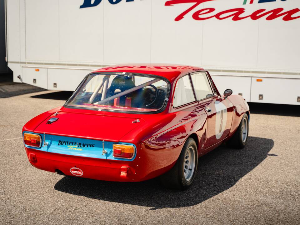 Imagen 11/81 de Alfa Romeo 1750 GT Veloce (1968)