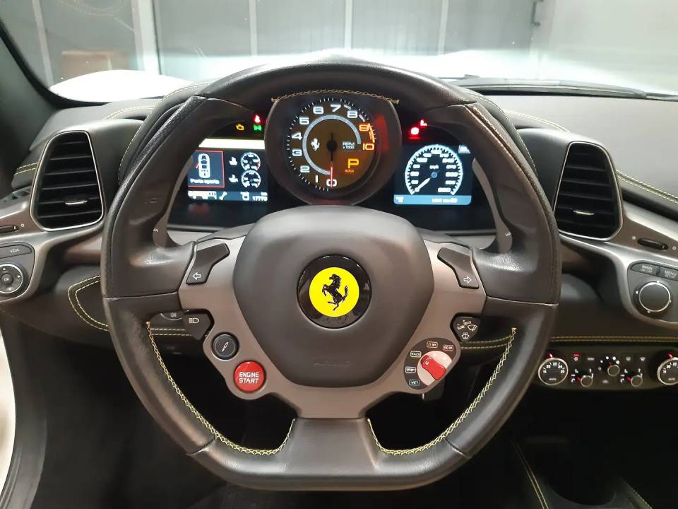 Bild 13/13 von Ferrari 458 Spider (2013)