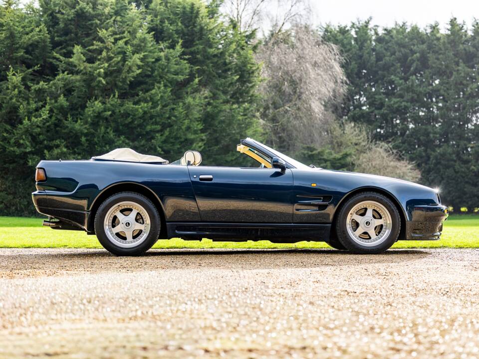 Image 18/50 of Aston Martin Virage Volante (1997)