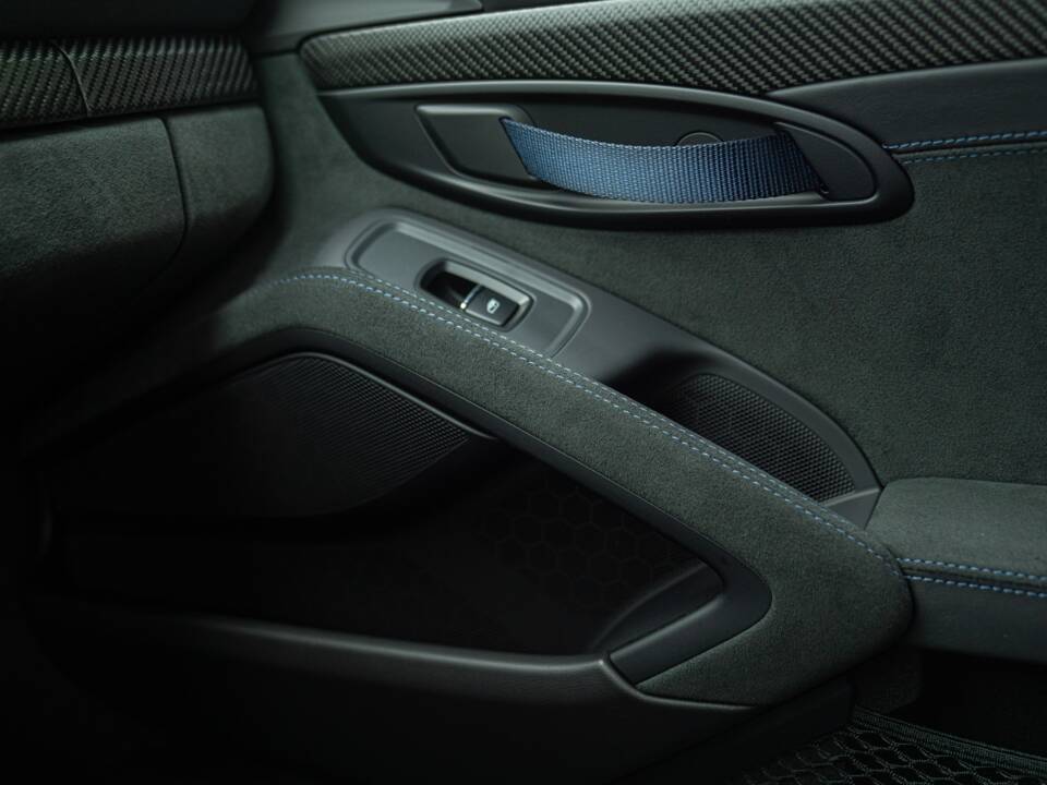 Image 43/100 of Porsche 718 Cayman GT4 RS Weissach (2024)