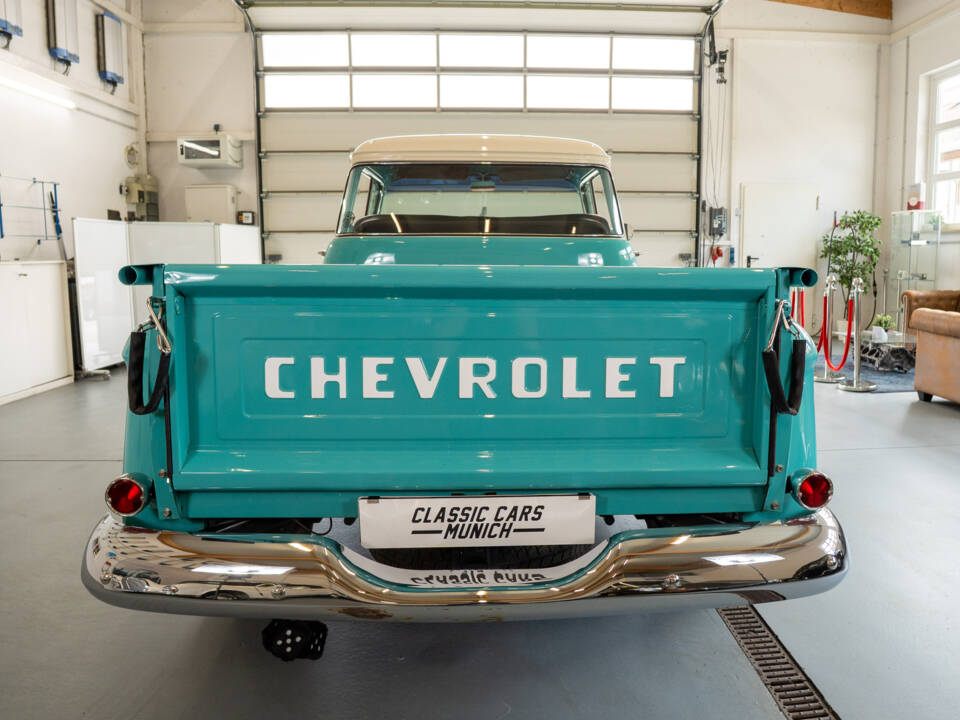 Image 4/38 of Chevrolet Apache Stepside (1958)