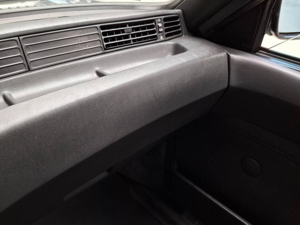 Image 20/33 of BMW M 635 CSi (1987)