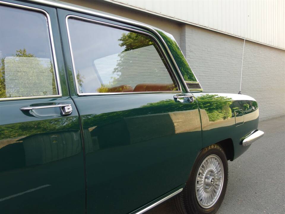 Image 28/99 of Alfa Romeo 1750 Berlina (1970)