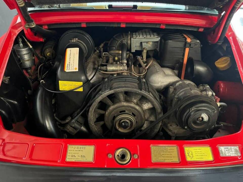 Image 13/50 of Porsche 911 Carrera 3.2 (1987)