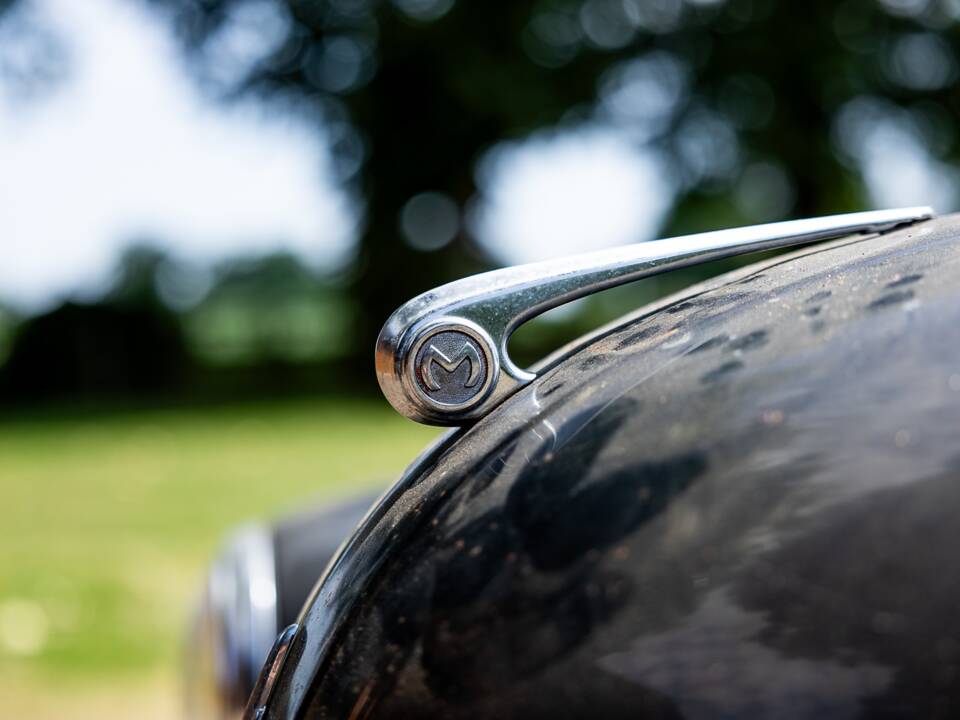 Image 13/36 of Morris Minor 1000 (1956)