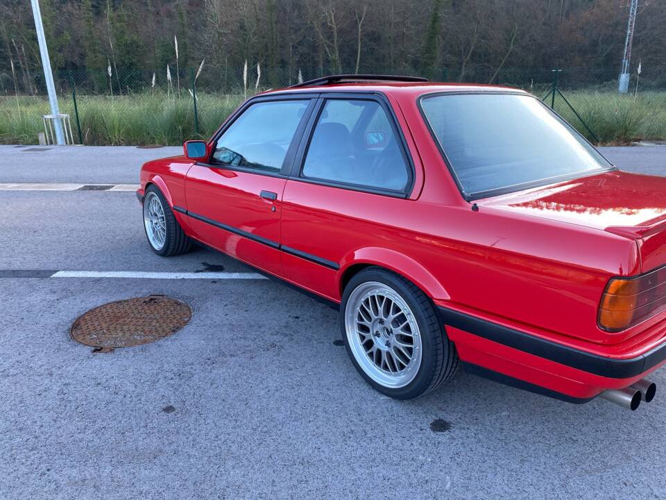 Immagine 96/180 di BMW 316i (1989)