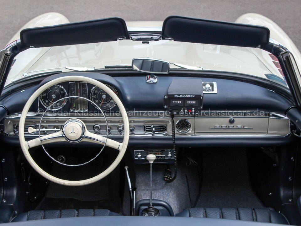 Image 4/38 de Mercedes-Benz 300 SL Roadster (1961)
