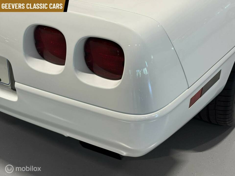 Image 14/30 of Chevrolet Corvette Convertible (1995)