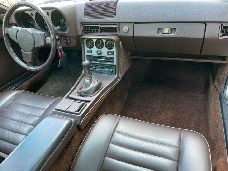 Bild 16/20 von Porsche 944 (1983)