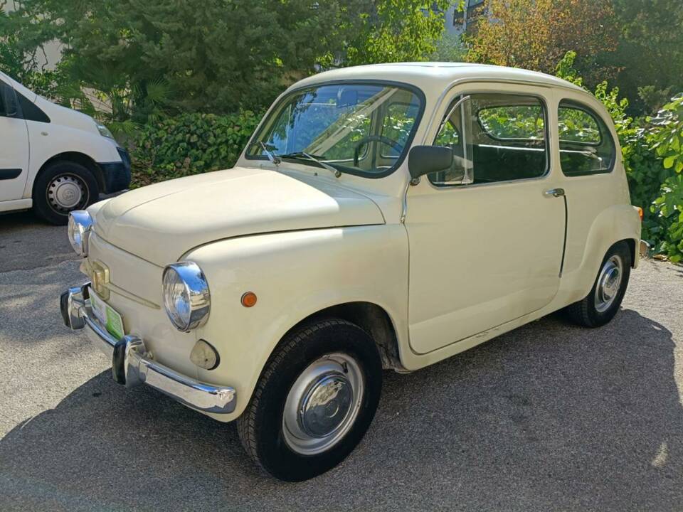 Immagine 5/50 di FIAT 600 D (1969)