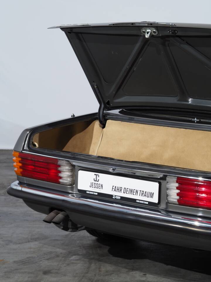 Immagine 27/51 di Mercedes-Benz 280 SL (1985)