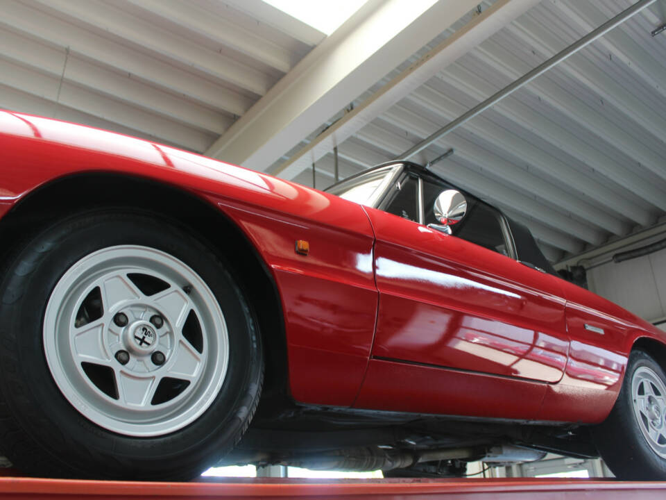Image 7/50 of Alfa Romeo 2.0 Spider (1990)