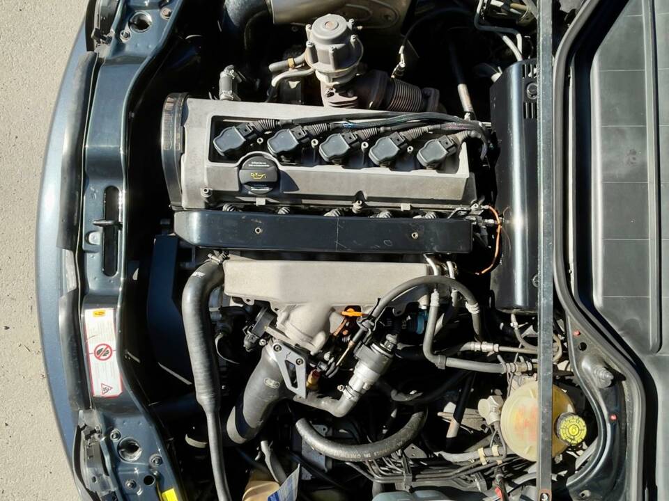 Image 13/34 of Audi S6 Avant (1996)