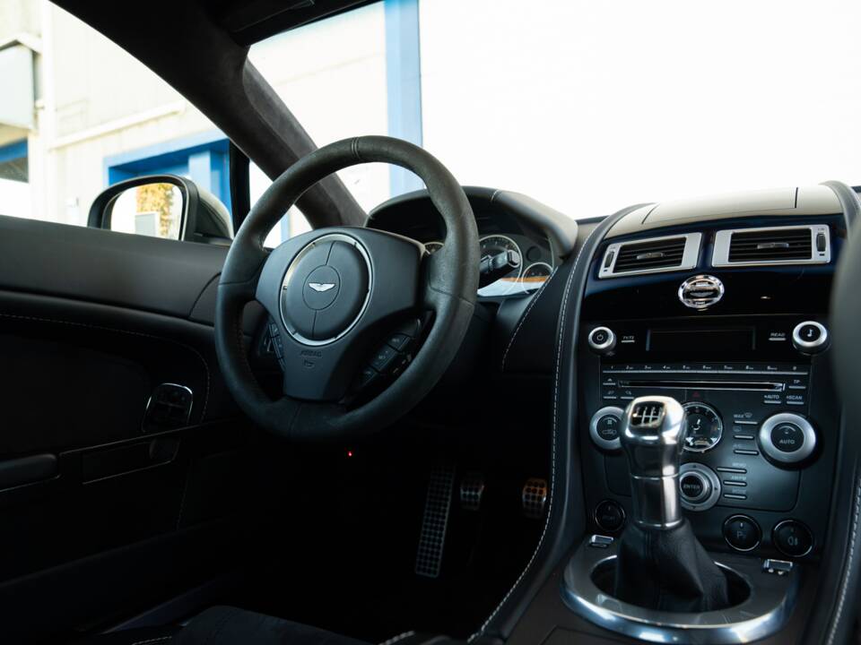 Image 48/83 de Aston Martin V12 Vantage (2009)