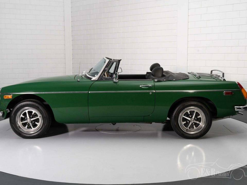 Image 16/19 of MG MGB (1980)