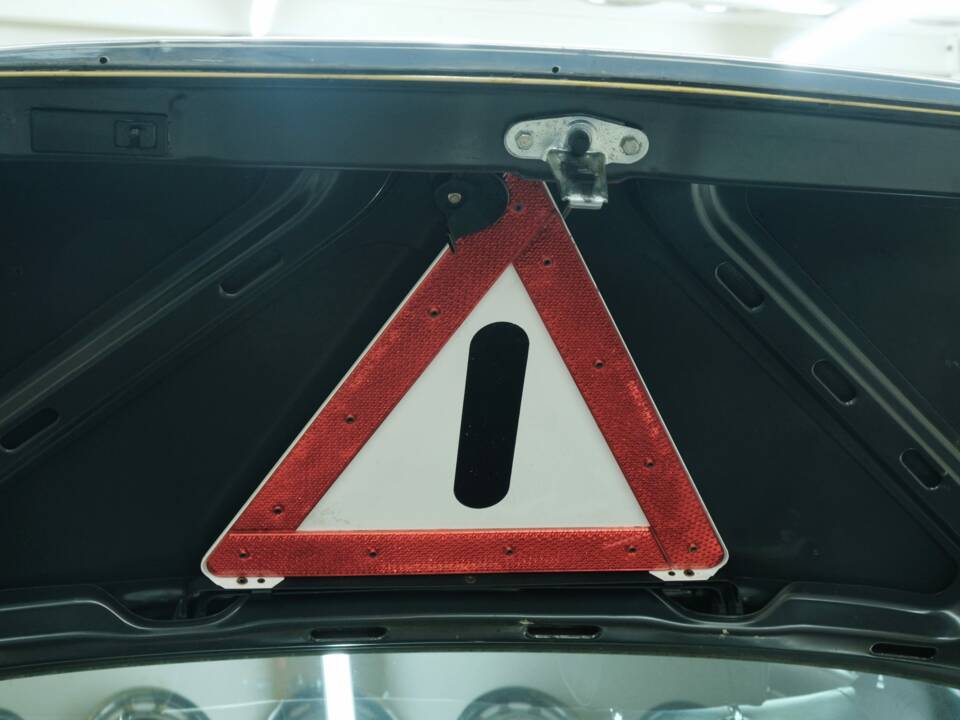 Bild 22/50 von Mercedes-Benz 380 SE (1983)