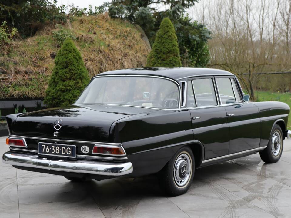 Afbeelding 9/50 van Mercedes-Benz 230 S (1967)