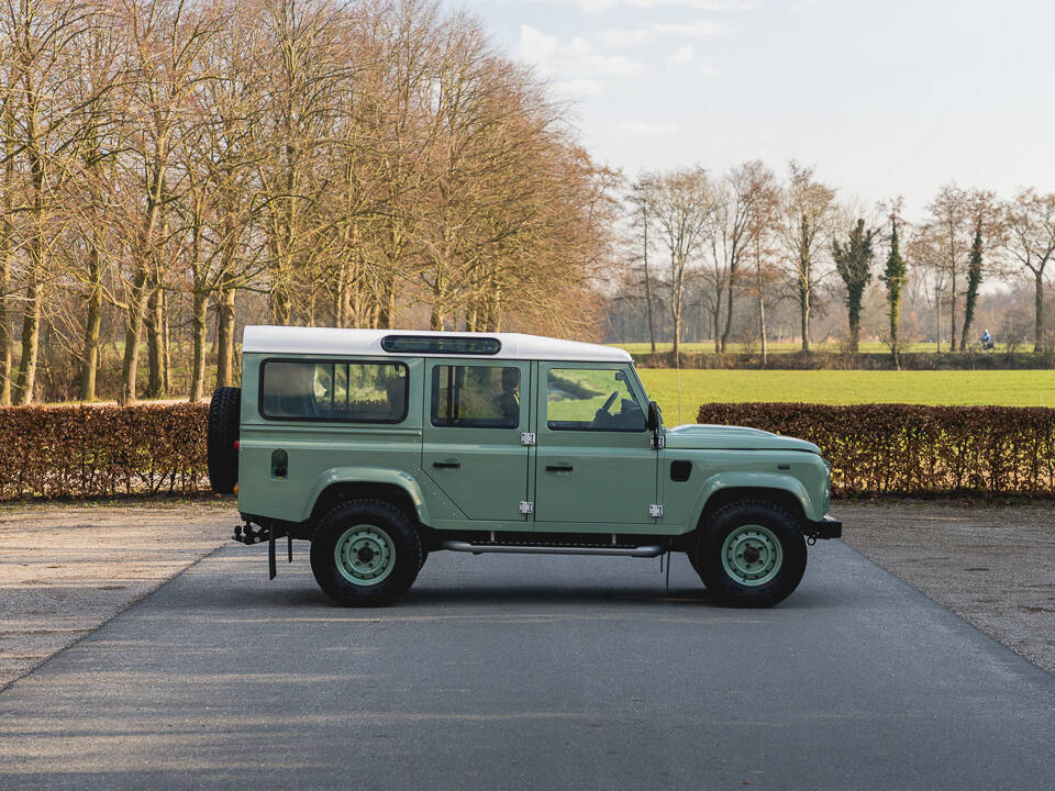 Bild 8/37 von Land Rover Defender (2016)
