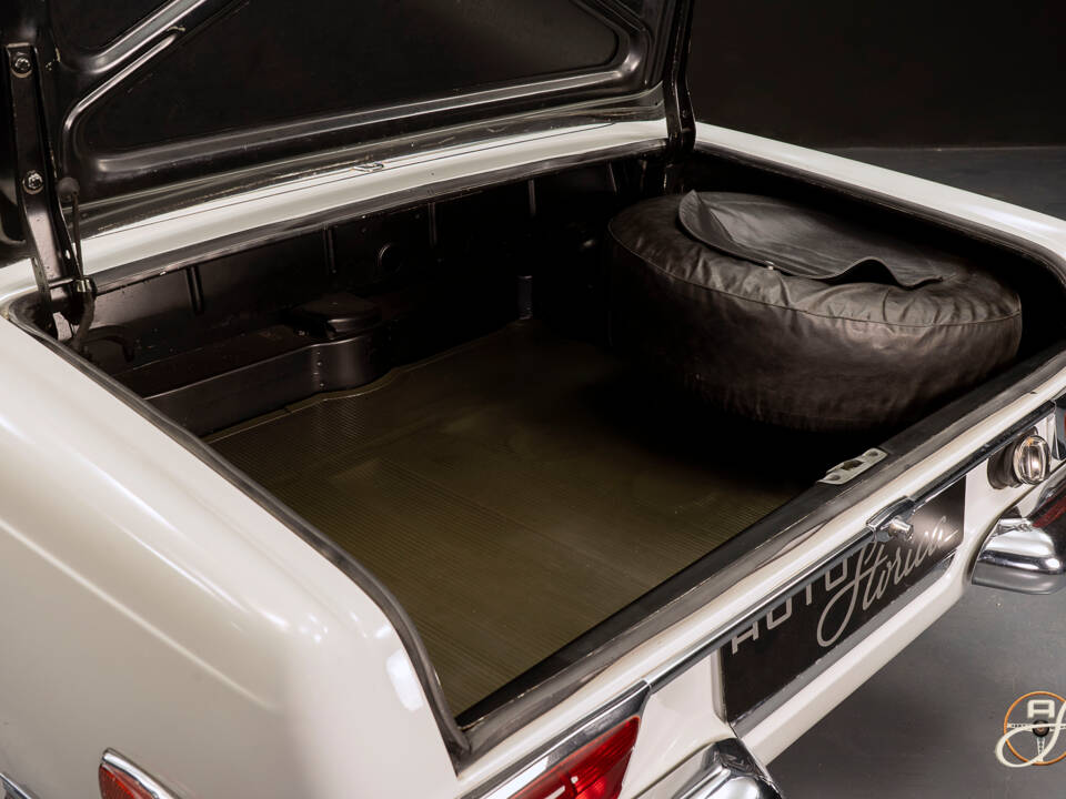 Image 15/23 of Mercedes-Benz 280 SL (1968)