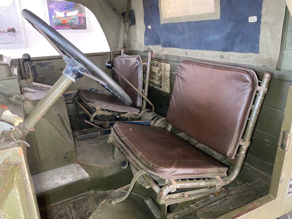 Afbeelding 26/67 van Mercedes-Benz Unimog 2010 (1951)
