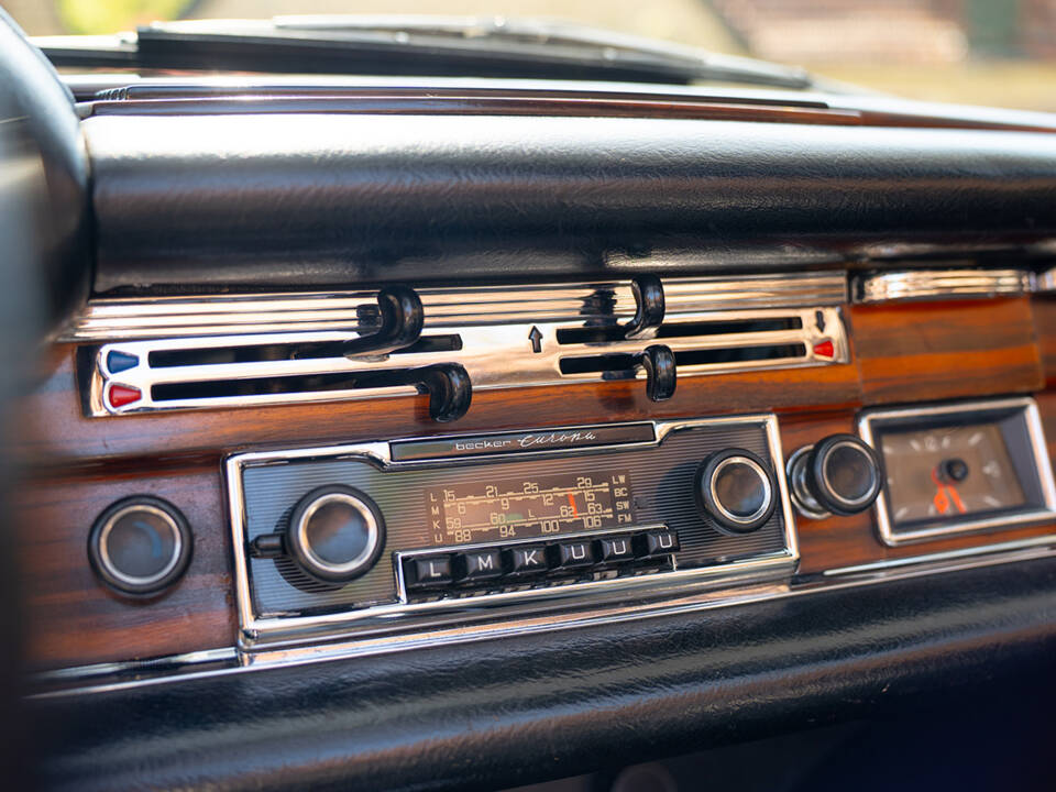 Bild 47/56 von Mercedes-Benz 280 SE (1968)