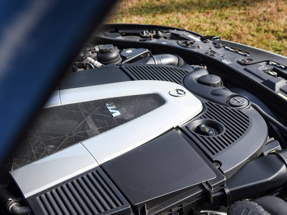 Bild 33/37 von Mercedes-Benz CL 600 (2007)