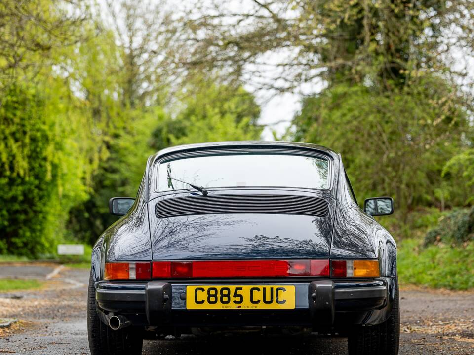Image 15/50 of Porsche 911 Carrera 3.2 (1985)