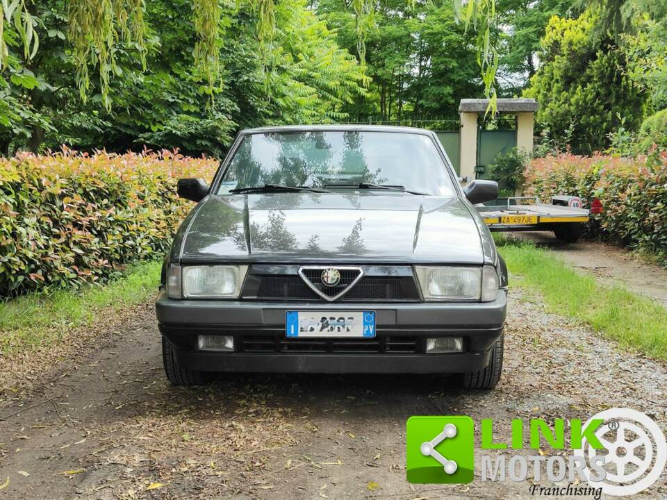 Afbeelding 4/9 van Alfa Romeo 75 2.0 Twin Spark (1991)