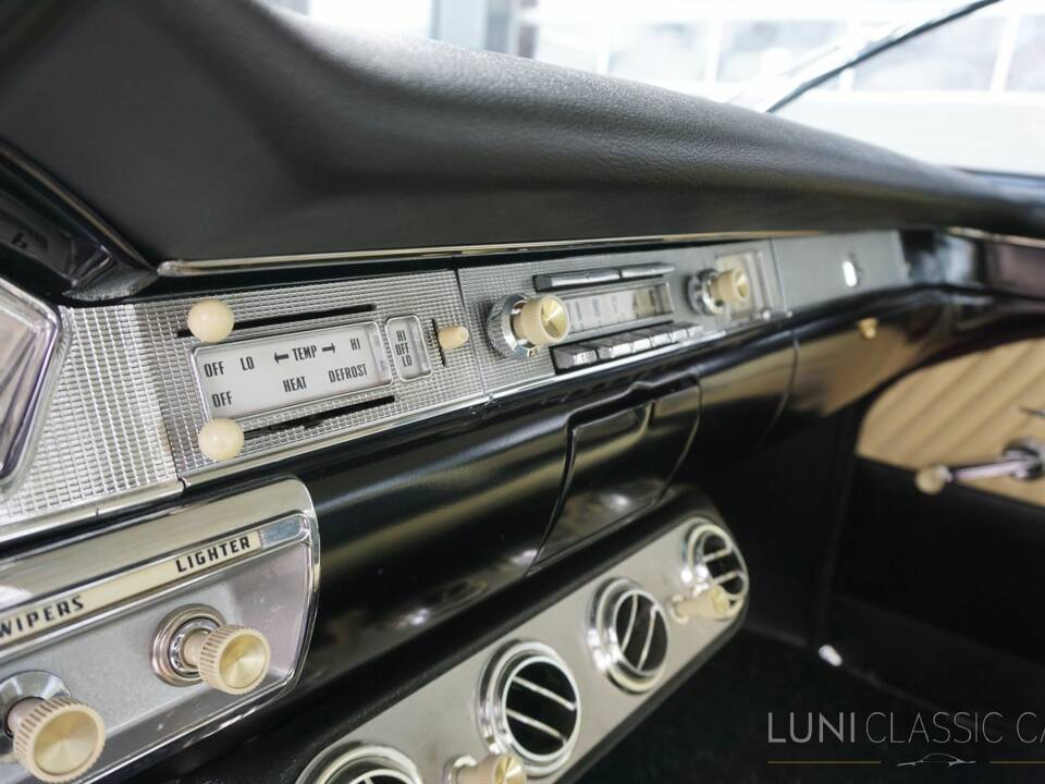 Image 47/77 of Ford Fairlane 500 Club Victoria (1958)