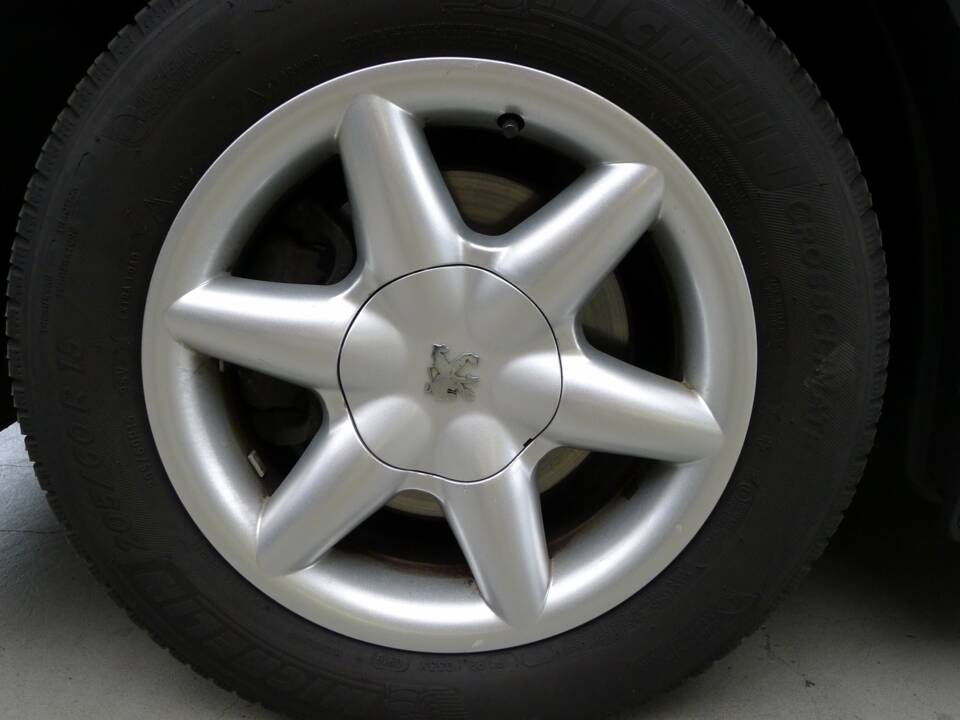 Imagen 24/32 de Peugeot 406 Coupé 2.0 16V (2000)