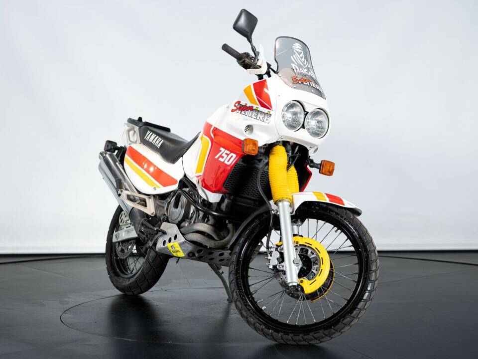 Image 6/35 of Yamaha DUMMY (1989)