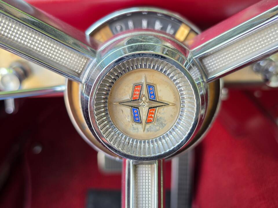 Image 32/75 of Lincoln Continental Mark II (1956)