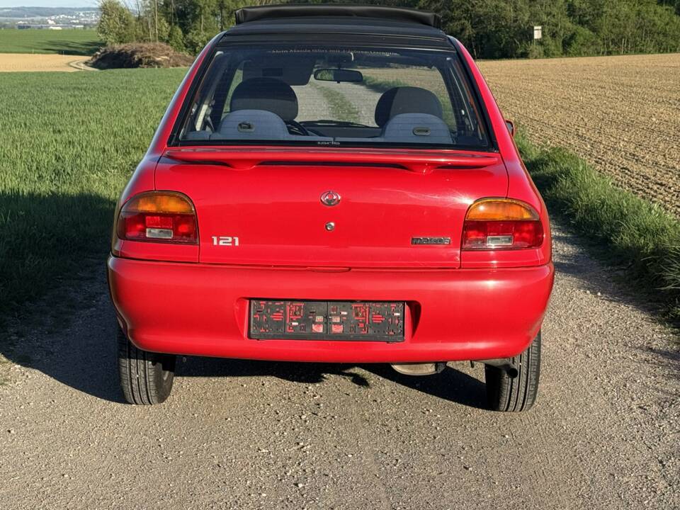Image 7/9 of Mazda 121 1.3 (1994)