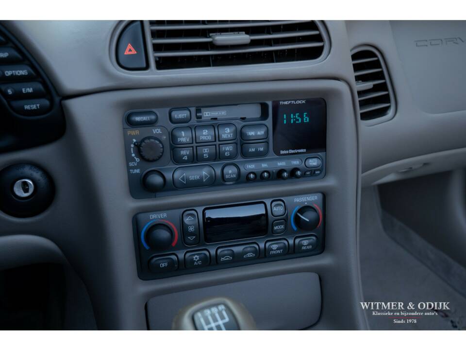 Immagine 10/39 di Chevrolet Corvette (2003)