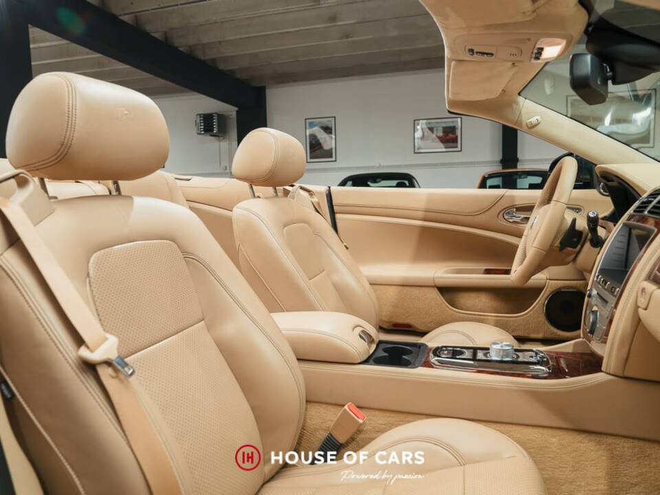 Afbeelding 18/25 van Jaguar XKR (2010)