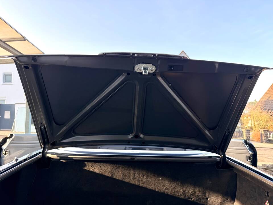 Image 16/20 de Mercedes-Benz 300 SL (1988)