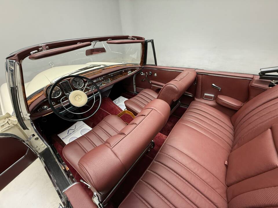 Afbeelding 33/36 van Mercedes-Benz 250 SE (1966)