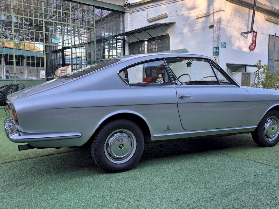 Image 11/54 de FIAT 1300 Vignale (1965)