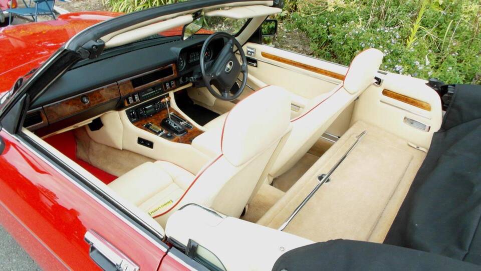 Image 4/15 of Jaguar XJ-S Convertible (1989)