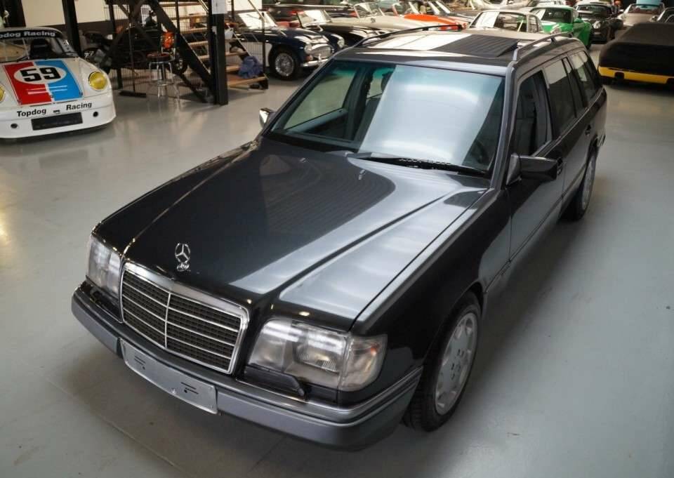 Bild 41/50 von Mercedes-Benz E 280 T (1994)